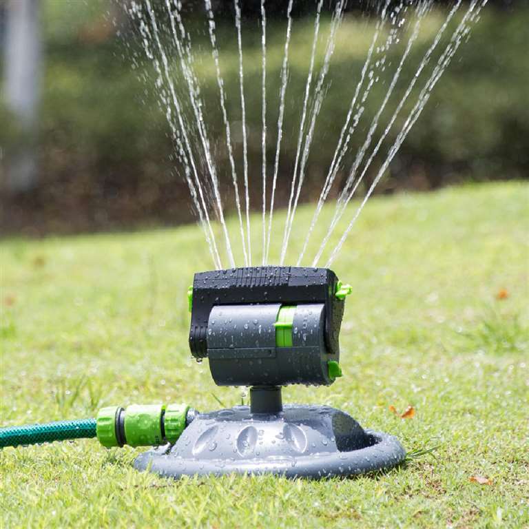 Mini Oscillating Sprinkler, Adjustable - GrowDaddy